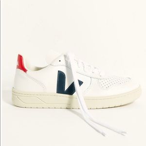 VEJA V-10 Sneakers